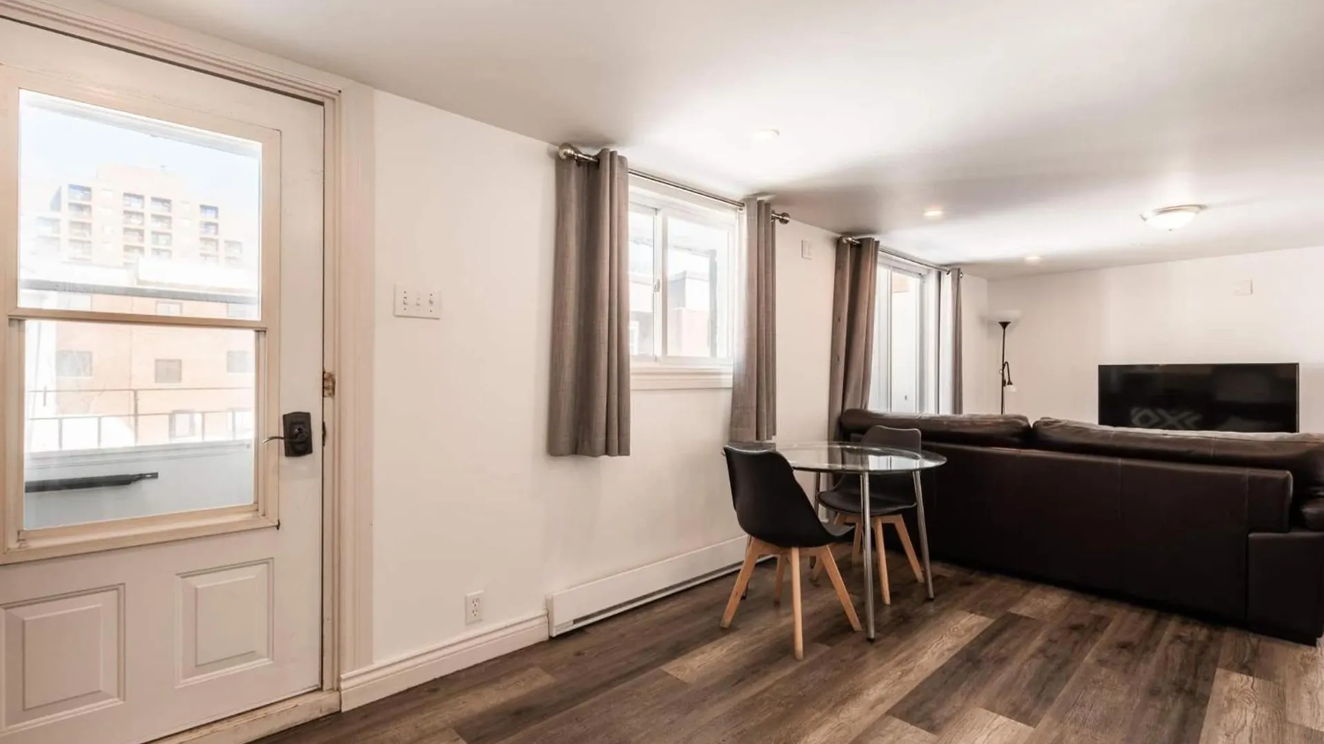 2 Bedroom Apartment In Montreal Canada