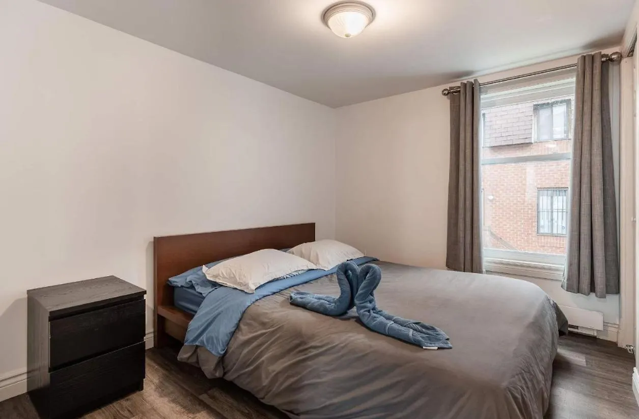 2 Bedroom Apartment In Montreal 0*,